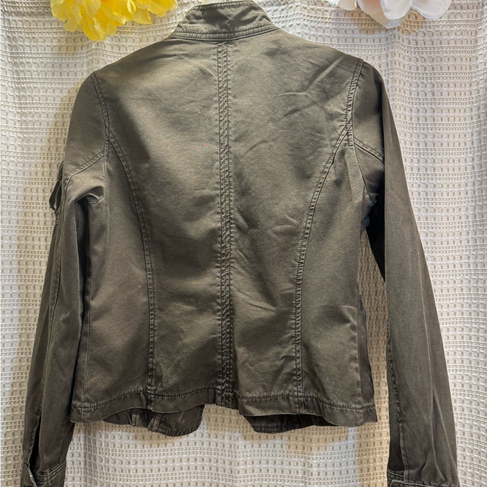 Women's Olive Utility Jacket - Picture 8 of 9